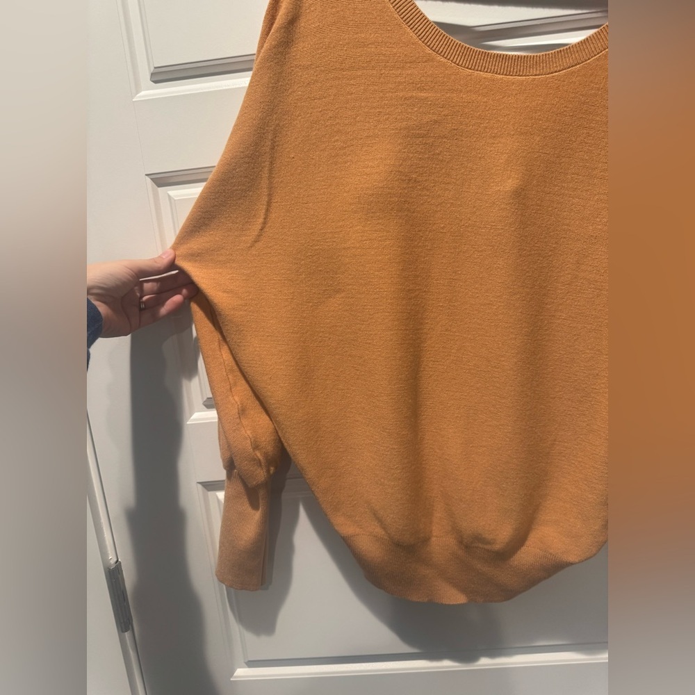 NWT Bluivy Backless Balloon Sleeve Pullover Sweater Carmel Brown Size Large - Picture 3 of 7